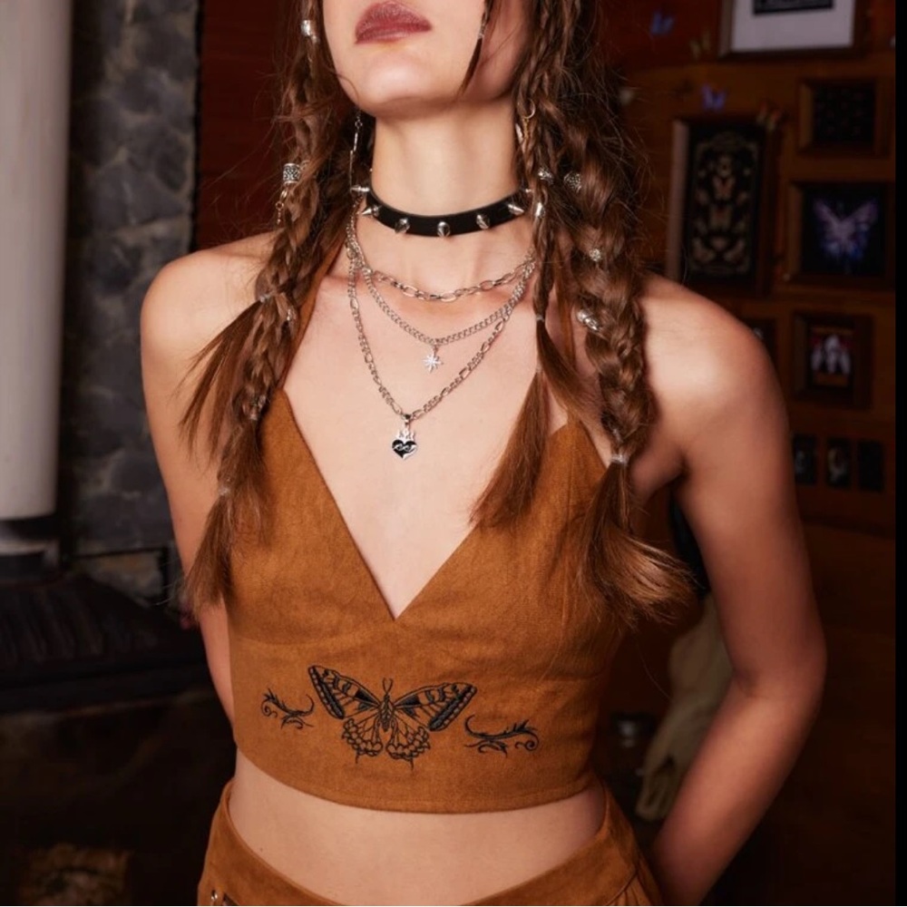 ROMWE Goth Butterfly Graphic Lace Up Halter Top - Picture 5 of 5